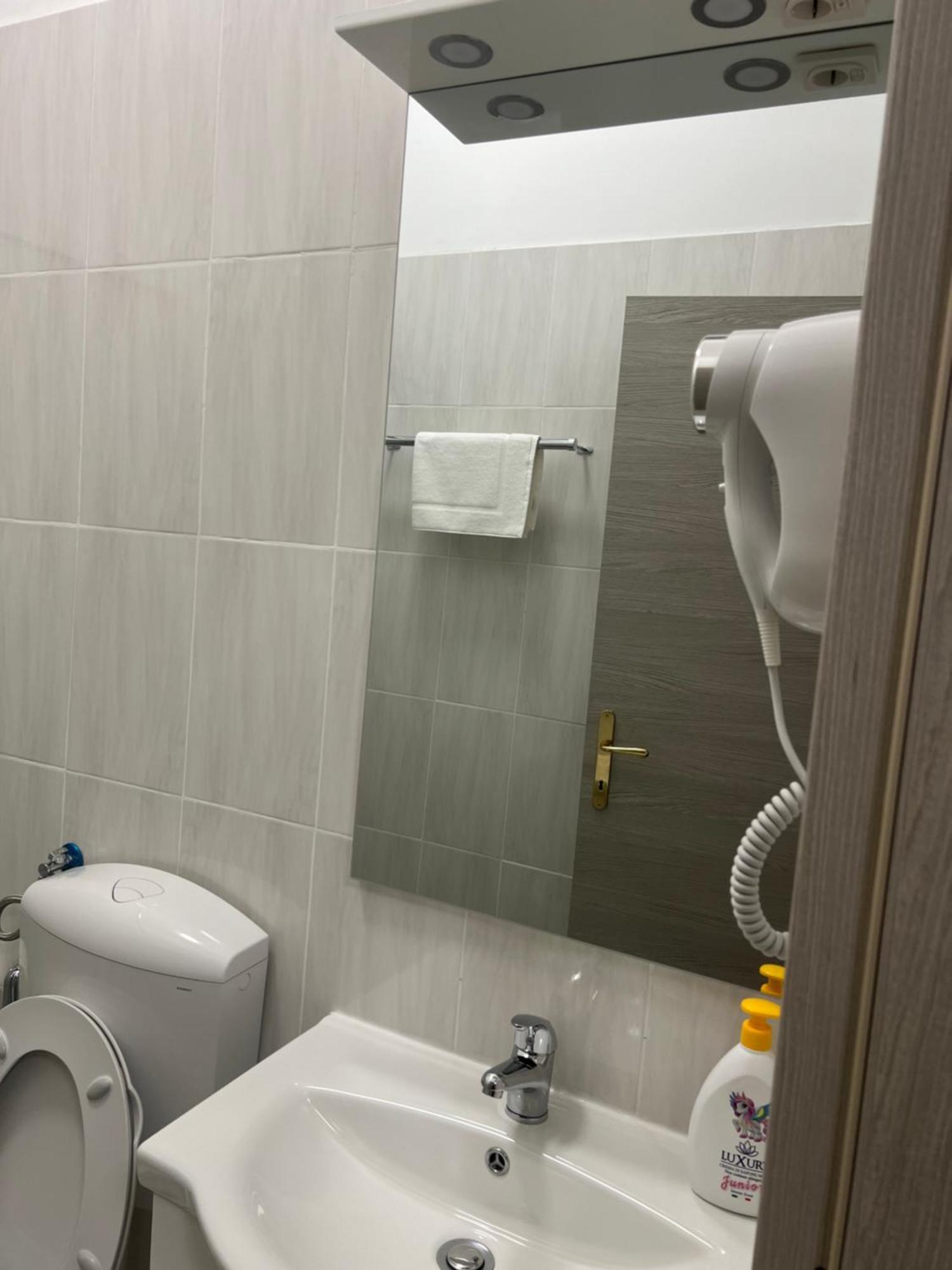 ローマ Turati Termini Bed & Breakfast エクステリア 写真
